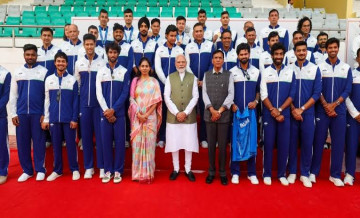 प्रधानमंत्री मोदी एशियाई खेलों के चैंपियंस से मिले, एथलीटों की तारीफ की