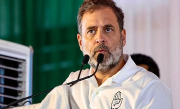 यूपीआई चार्ज पर भड़की कांग्रेस, राहुल गांधी बोले अमेरिका के सामने पीएम मोदी सरेंडर